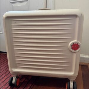Samsonite Cream Rolling Suitcase